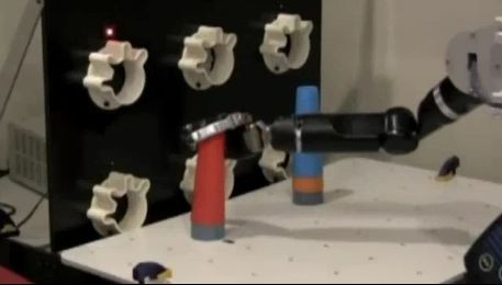 O mana artificiala, comandata prin intermediul gandurilor, realizata de savantii americani. VIDEO