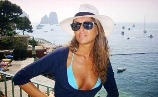 Silvio Berlusconi s-a logodit cu o prezentatoare de 27 de ani! FOTO