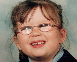 Fetita de care radeau toti copiii s-a transformat intr-o regina a frumusetii. Cum arata acum. FOTO