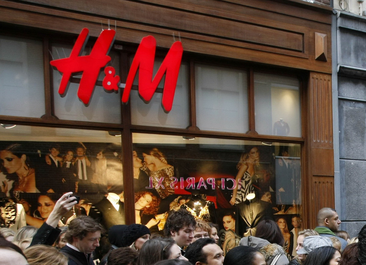 Scandal de sclavie. Unul dintre cei mai mari retaileri din lume, acuzat de exploatarea copiilor