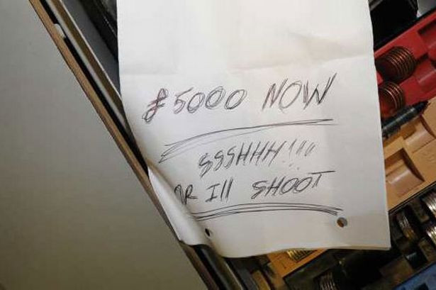 O femeie a inghetat de frica atunci cand a citit acest bilet. Ce i-a scris un barbat