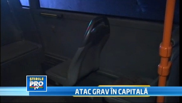 Un tanar s-a prabusit plin de sange intr-un autobuz din Capitala. Calatorii au sunat imediat la 112