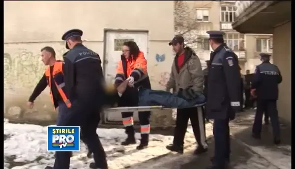 Un barbat de 41 de ani din Bistrita a cazut in gol de pe un balcon situat la etajul doi