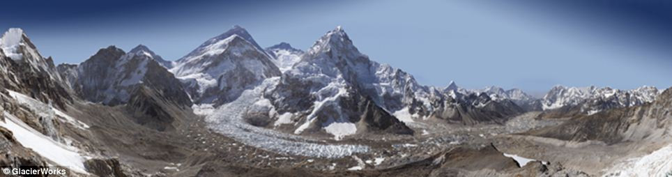 Fotografia de 2 miliarde de pixeli, care arata transformarea dramatica a Muntelui Everest