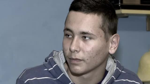 "Daruieste viata":La 16 ani e suficient de matur incat sa-i ceara Mosului un miracol pentru mama lui