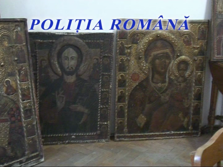 Minune de Craciun. Mai multe icoane furate din biserici, au fost recuperate de politisti