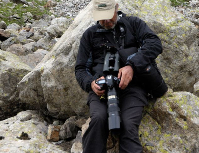 Cine e intrusul din fotografie. Descoperirea facuta de barbat cand s-a uitat cu atentie peste poze