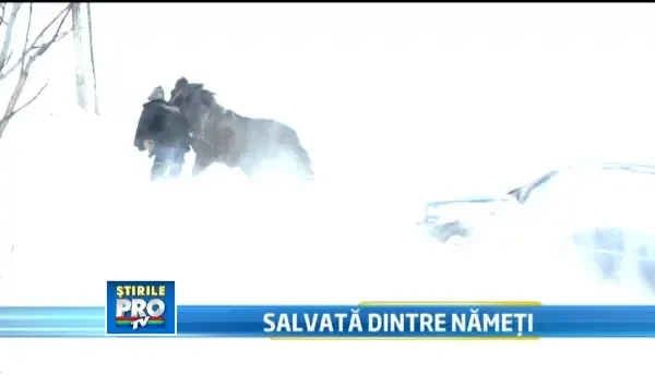 Mii de oameni izolati, scoli inchise si drumuri blocate. Situatia din zonele lovite de viscol