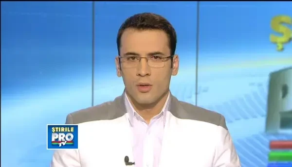 Sapte drumuri nationale sunt inchise. Furtuna de pe mare a distrus epava de la Costinesti