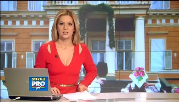 Pregatiri de Craciun la Castelul de la Savarsin. Regele Mihai a primit astazi colindatori