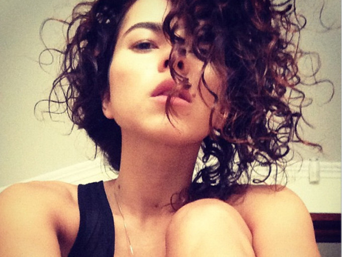 Postarea Innei care a strans 16.000 de LIKE-uri. Nimeni nu intelege ce a vrut sa spuna