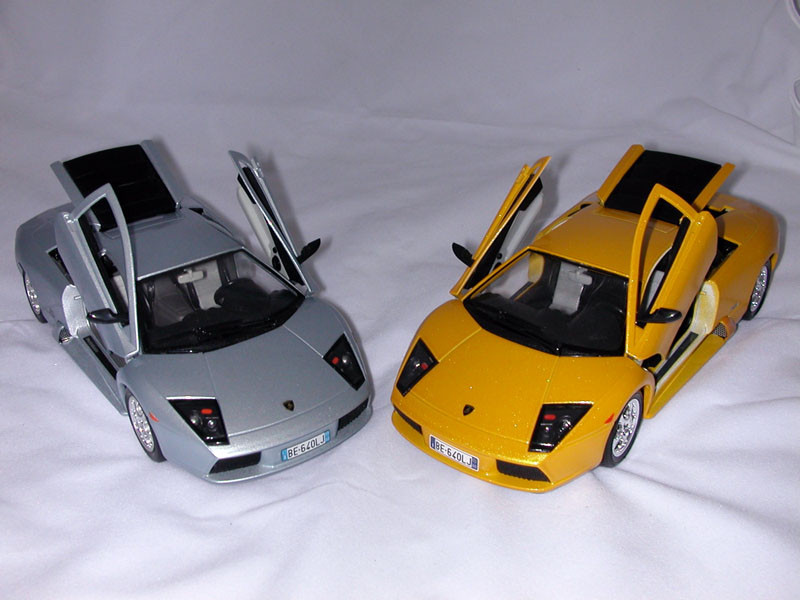 Tabletele iau locul masinutelor sub pomul de Craciun