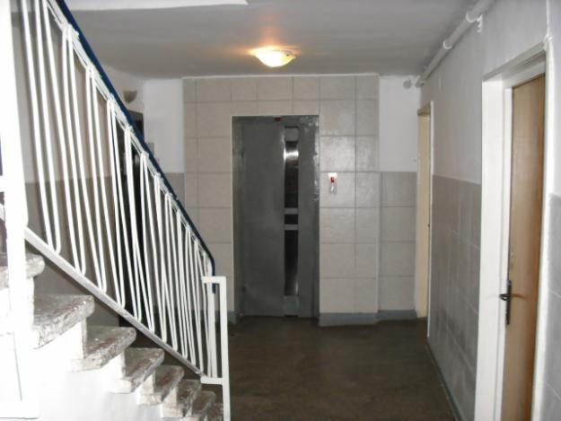 Situatie tensionata intr-un bloc din Oradea. Locatarii nu mai au liniste: "Noaptea tremura peretii"