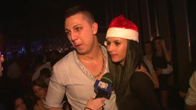 "Craciunitele" au primit cadouri dupa posibilitati: ba un bolid rosu, ba un inel de logodna