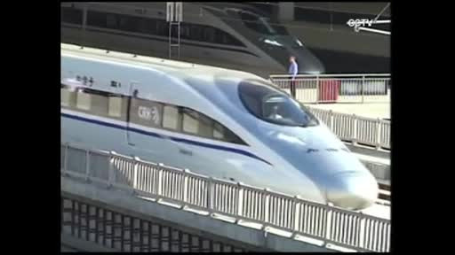 De ziua "parintelui" Mao, China a dat in folosinta cea mai lunga cale ferata de mare viteza din lume