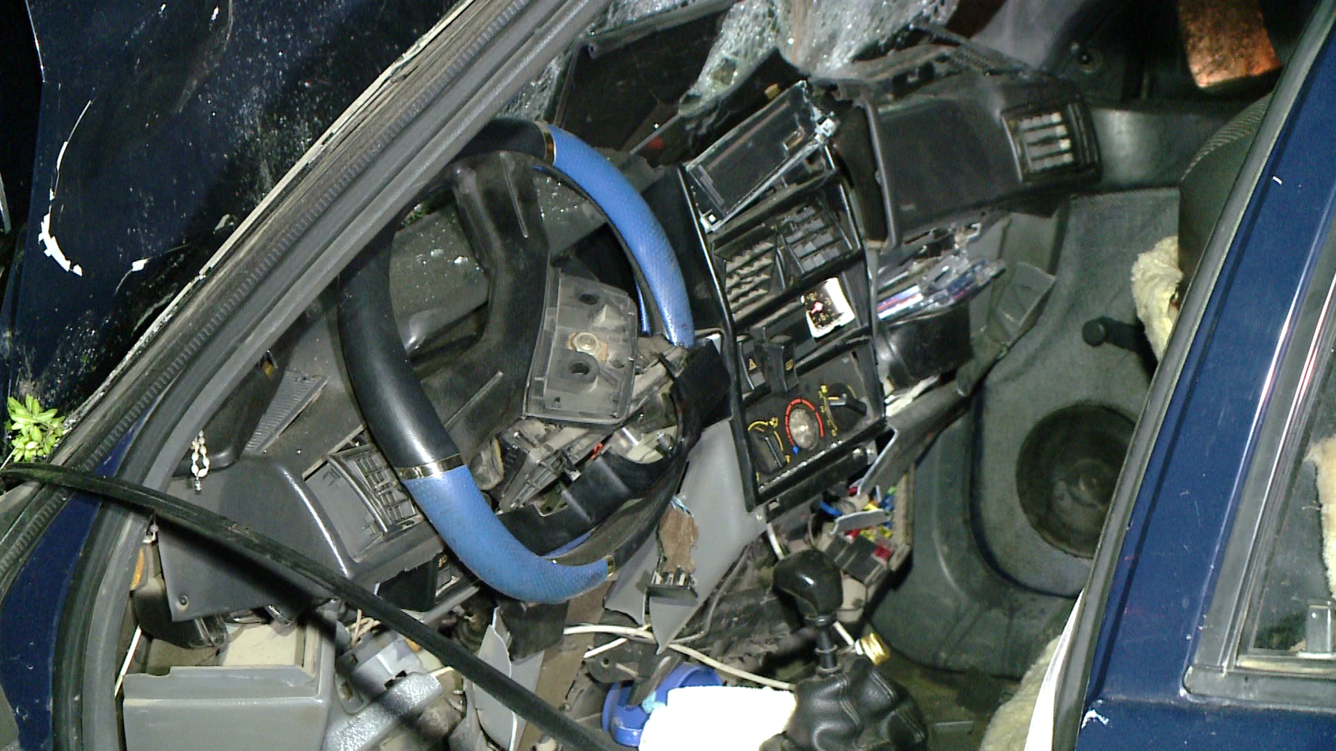 Cinci persoane au ajuns la spital dupa ce masina in care se aflau s-a izbit de o autoutilitara