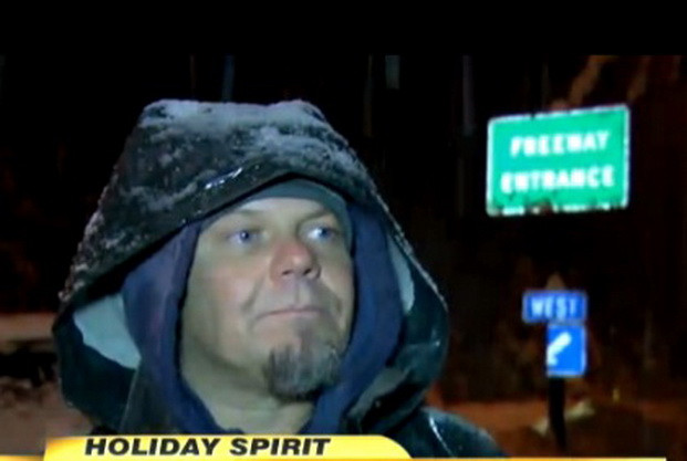 Ce a gasit acest barbat intr-un munte de zapada: "Sansele erau infime". Acum il cauta pe proprietar