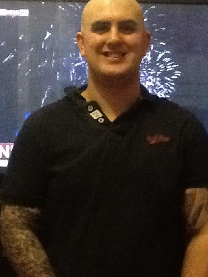 "Am facut asta pentru a strange bani pentru armata". Cum arata barbatul care nu s-a ras un an. FOTO