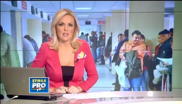 Cozi mari la birourile de inmatriculari. Soferii au venit si cu copiii,