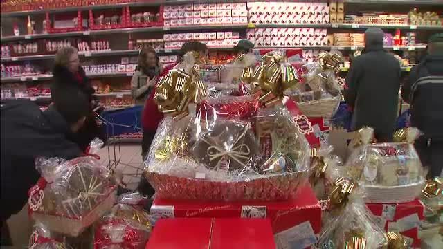Programul hipermarketurilor de Revelion. Pana la ce ora mai poti face cumparaturi
