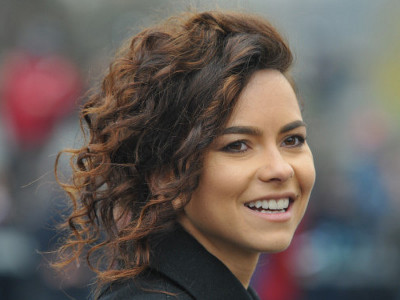 Inna, criticata dur pe Facebook: "Fata asta vrea a se numi cantareata. Ma dor urechile"