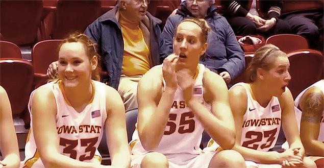 VIDEO.Surpriza de proportii pentru o jucatoare de baschet. Ce a facut iubitul ei, in timpul meciului