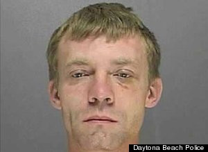 Un barbat din Florida si-a abandonat copilul de 11 luni intr-un club de striptease. VIDEO