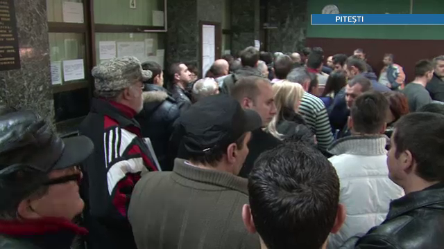 Cozi, nervi si multa agitatie. Noua lege pentru preschimbarea permisului si haosul provocat. VIDEO