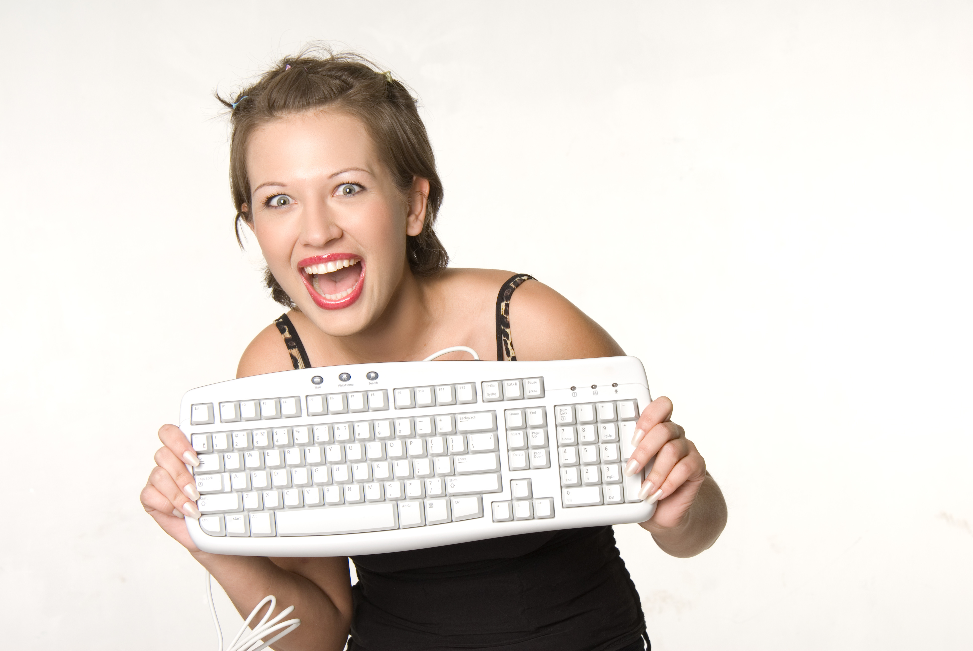 Frumosii, discriminati la locul de munca.Persoanele irezistibile au toate sansele sa fie concediate