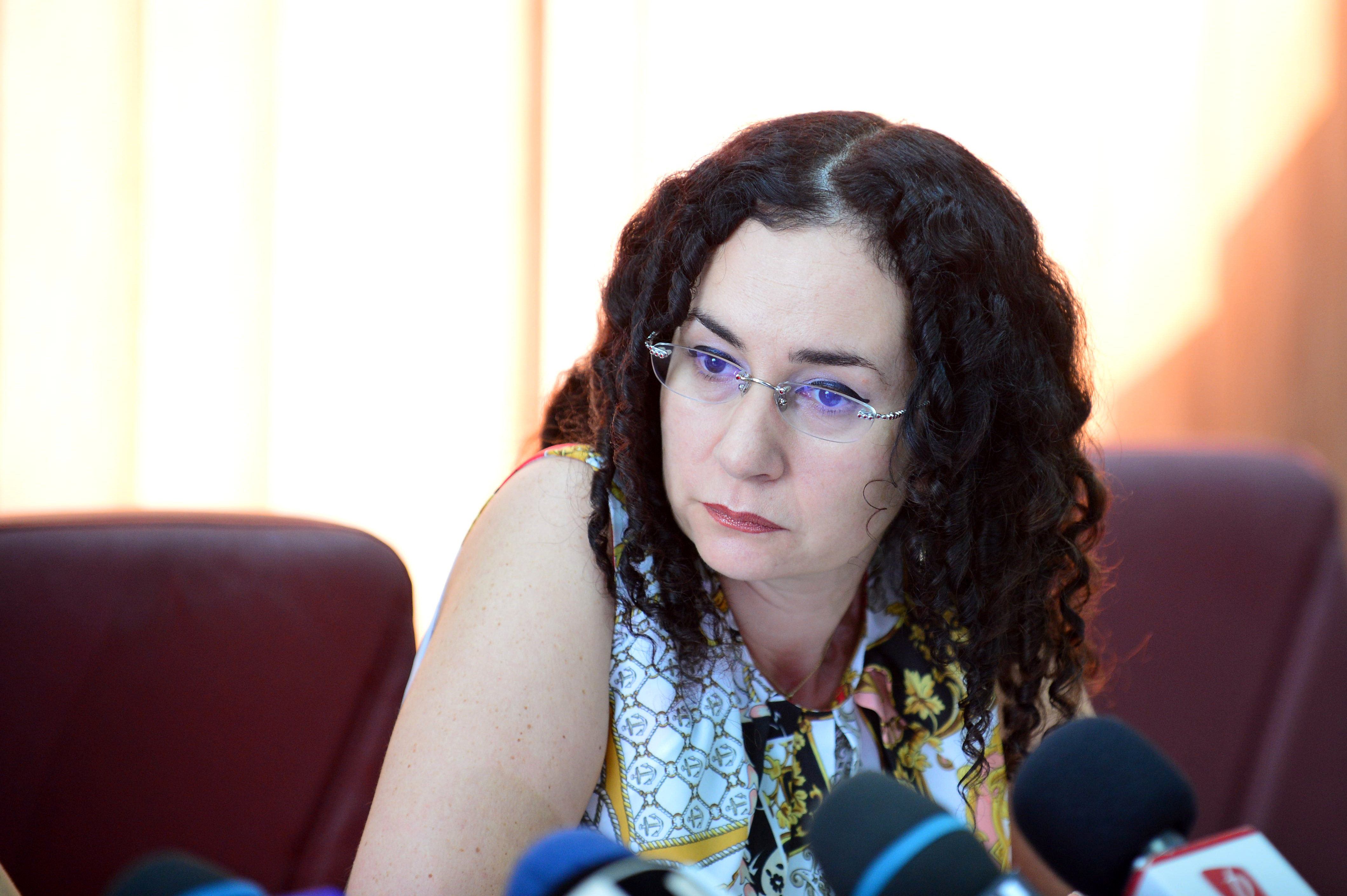 Judecatorii din CSM cer demisia de onoare a Oanei Schmidt Haineala din functia de presedinte