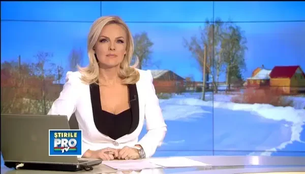 Ultimii mesteri populari care fac opinci si costume populare.