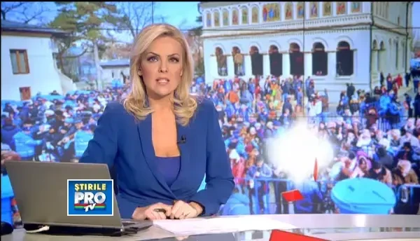 Romanii s-au calcat in picioare la slujbele de Boboteaza. Unii au luat agheasma cu bidoanele