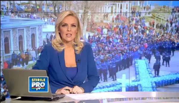 Suporterii Otelului Galati au inotat dupa Cruce cu fularele echipei favorite la gat. VIDEO