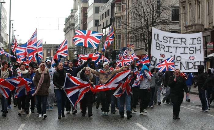 Noi incidente la Belfast, pentru a patra noapte consecutiv