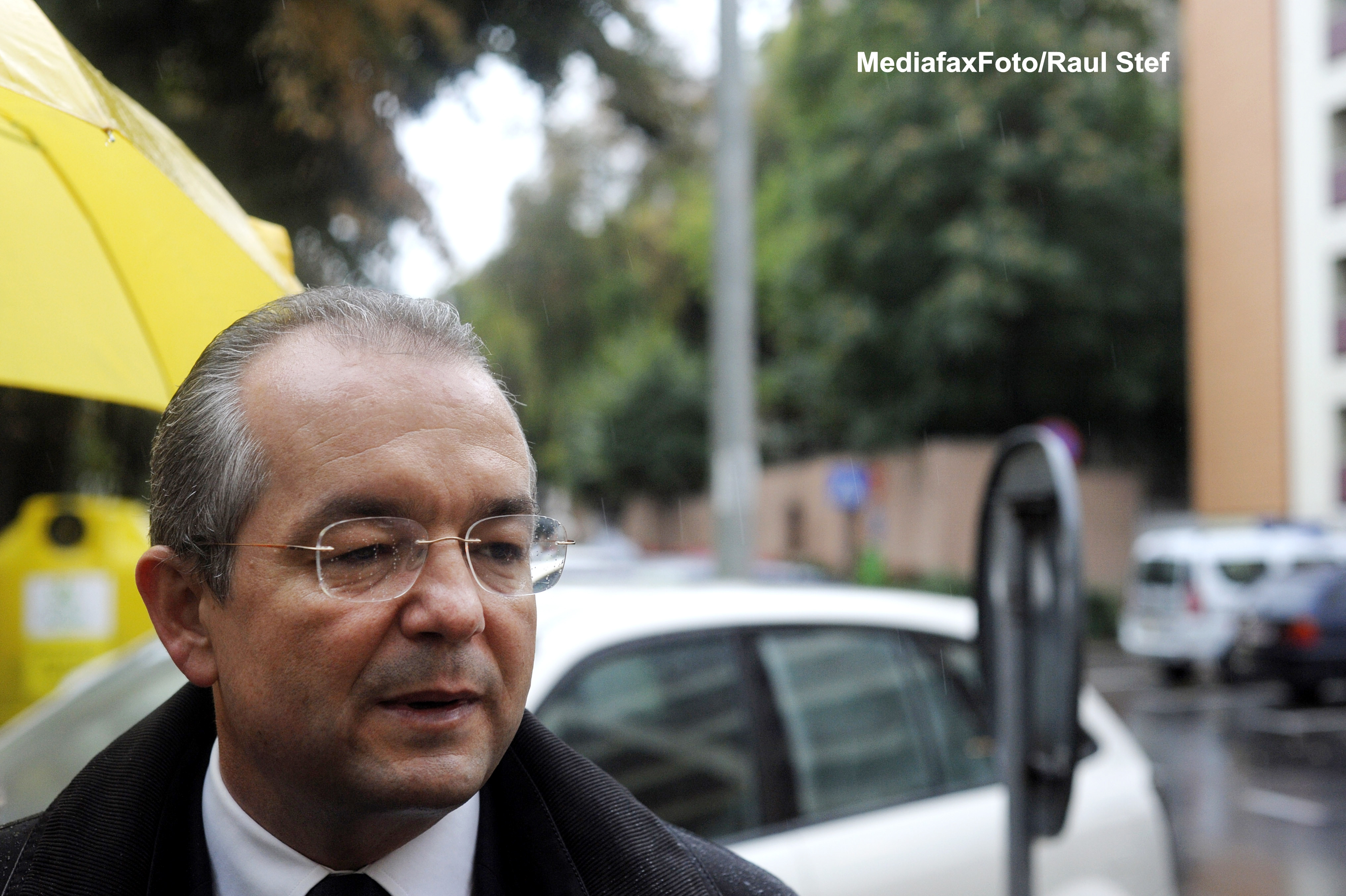 Emil Boc: Taxele si impozitele locale vor creste obligatoriu din 2014 cu 16 la suta