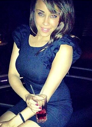 Ce facea in timpul liber aceasta frumoasa tanara caporal. A fost condamnata sa nasca in inchisoare