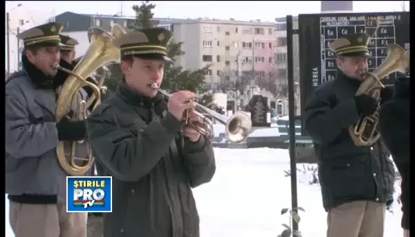 Interlopul din Baia Mare, care s-a sinucis in penitenciarul Gherla, a fost inmormantat astazi