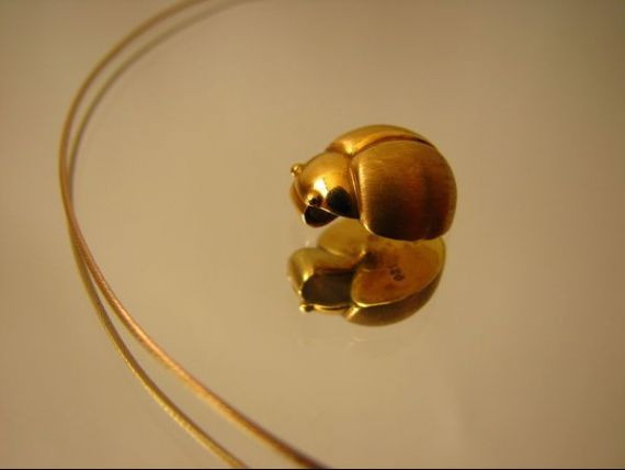 Una dintre cele mai sarace tari din lume cumpara 30% din producatia mondiala de aur. Ce face cu el