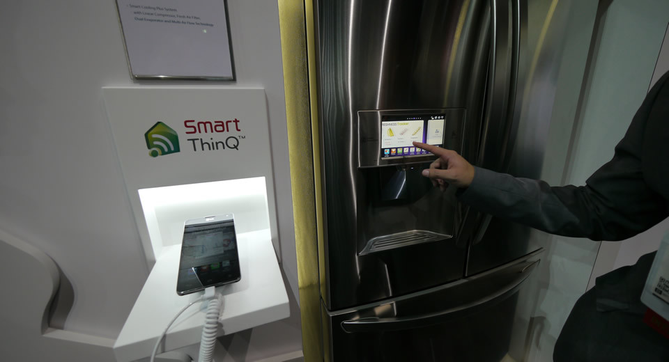 Avem smartphone, smart TV, dar si "smart home".Vorbim cu aspiratorul, iar masina de spalat are wi-fi