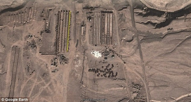 FOTO. Constructii ciudate filmate de Google Earth in desertul din sudul Chinei