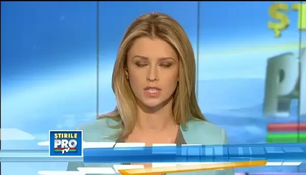 Asediul handbalistelor la judecatoria unde Alina Dobrin e acuzata ca si-a inselat sotul cu o femeie