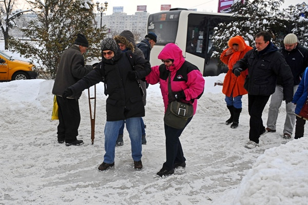 Vreme schimbatoare, cu ploi, ninsori si polei in toata tara. Evolutia prognozei meteo pana sambata