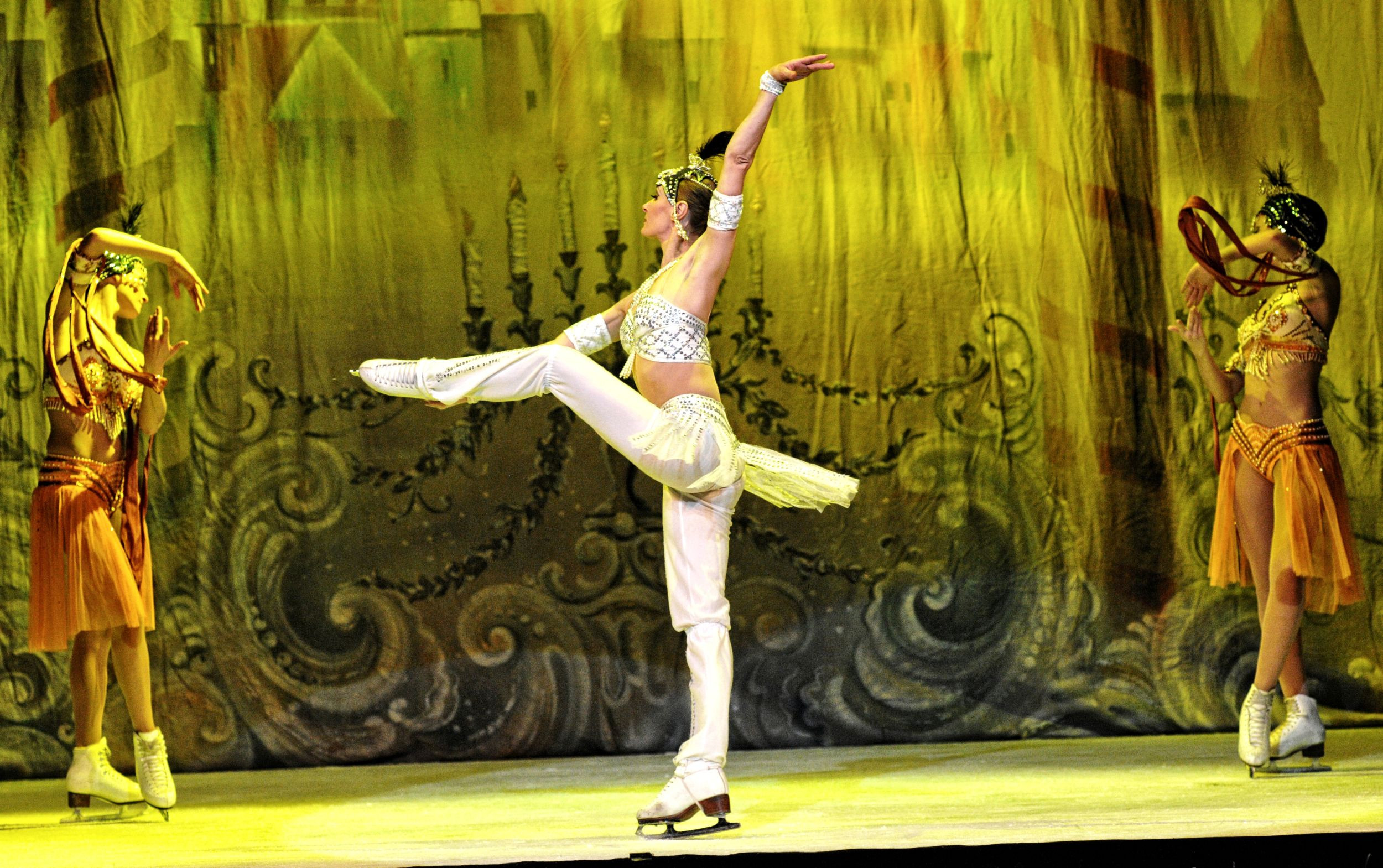 50 de patinatori-balerini de la St. Petersburg vor prezenta la Cluj-Napoca Lacul lebedelor