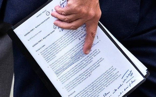 "Nu sunt vinovat de nimic si sper sa mai slujesc in biserica". Preotul acuzat de evaziune fiscala, arestat pentru 29 de zile