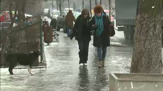 Noua avertizare de vreme rea emisa de ANM: ploi, vant si polei in toata tara. In ce zone din tara va ninge din nou