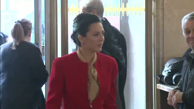 Legatura dintre karate, croitorie, vinuri fine si politica?Raspunsul vine de la parlamentarii nostri