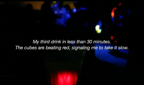 Cuburile de gheata care iti suna un prieten cand ai baut prea mult. Cum functioneaza. VIDEO