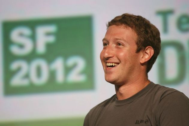 Facebook trece la "cu plata": Cat te va costa sa trimiti mesaje "cu confirmare de primire" de acum incolo: