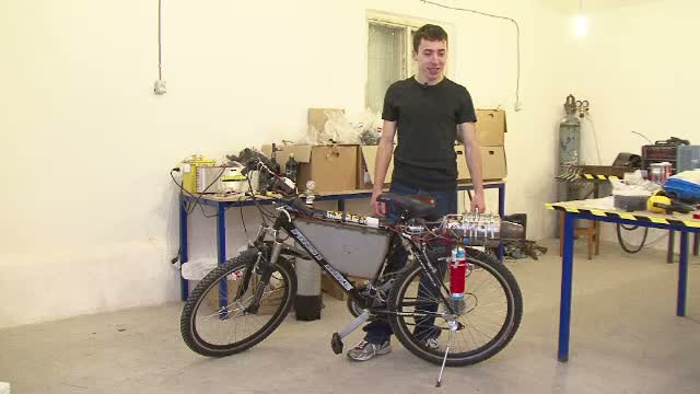 Pe urmele lui Henri Coanda. Un tanar de 19 ani, din Deva, a impresionat presa straina cu inventia sa