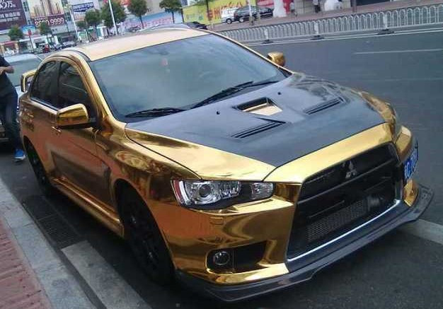 "Bling-bling", made in China. Ultima fita din Beijing ii face invidiosi pe seici!